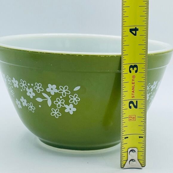 Vintage Pyrex Spring Blossom Green aka Crazy Daisy 1960s 1970s #401 750 ml - Picture 6 of 7
